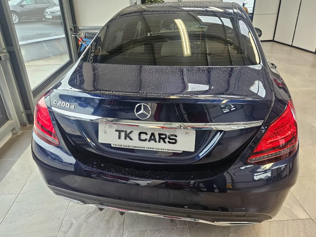 19 MERCEDES BENZ C-CLASS AVANTGARDE - Image 4