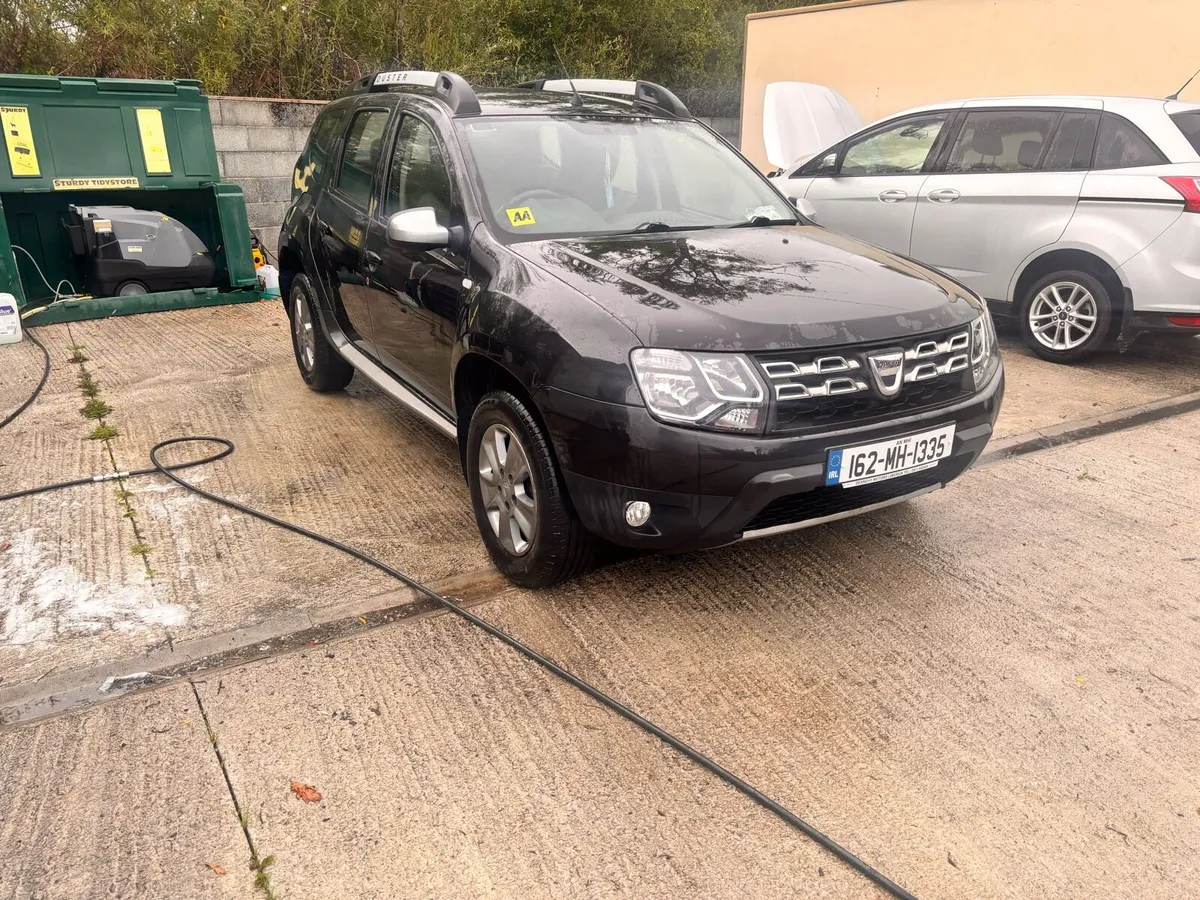 162 Dacia duster signature - Image 1