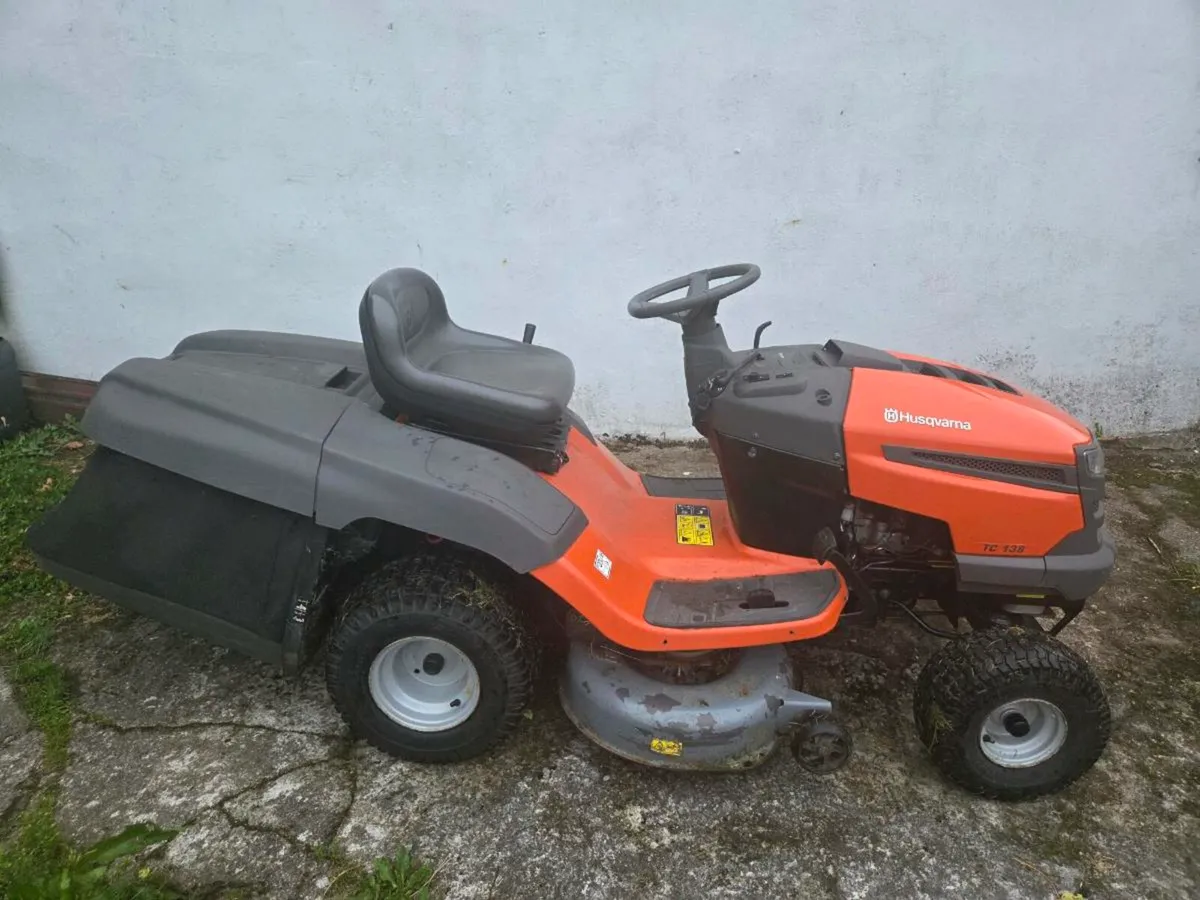 Husqvarna TC 138 ride-on lawnmower - Image 1
