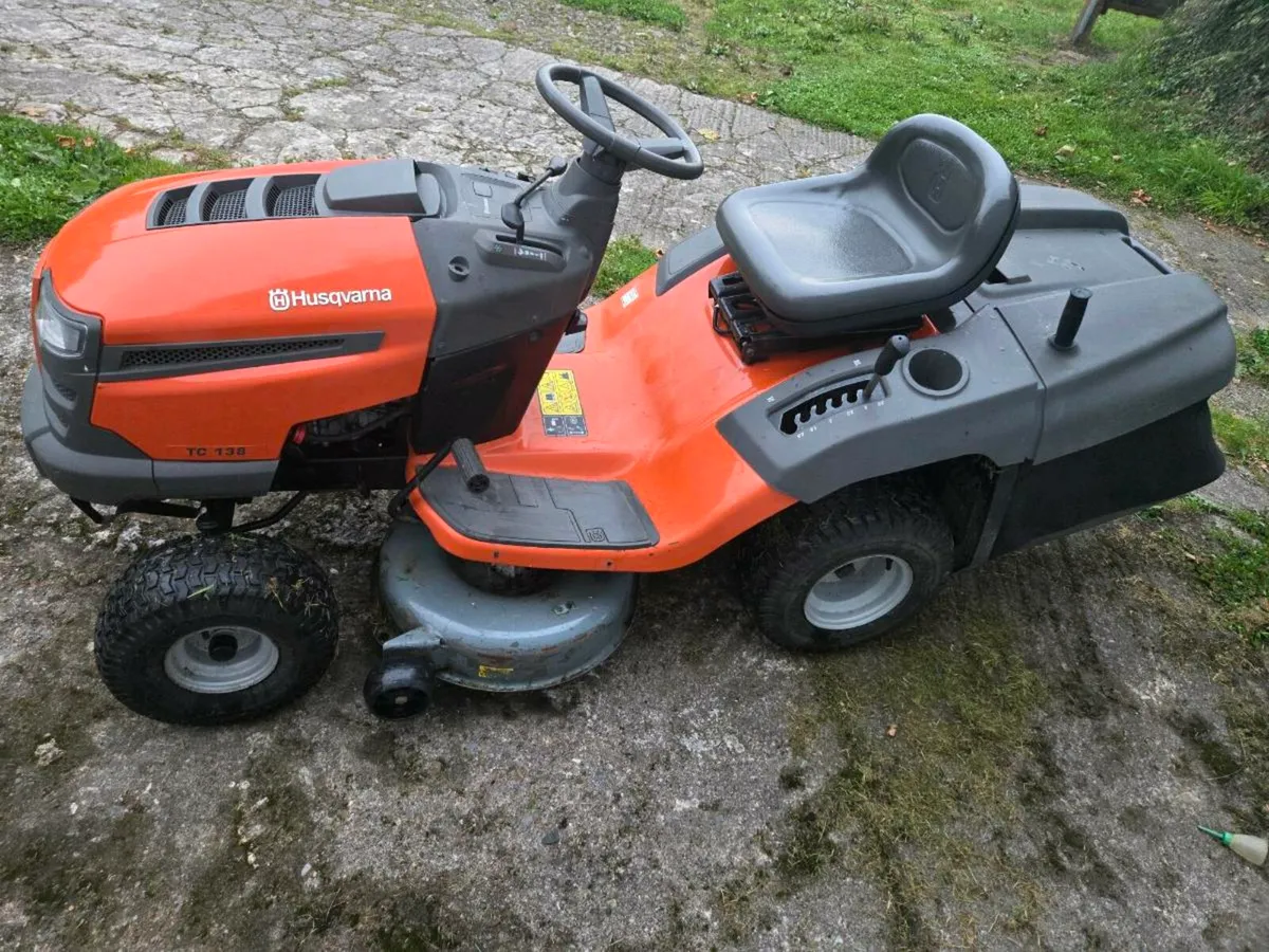 Husqvarna TC 138 ride-on lawnmower - Image 3