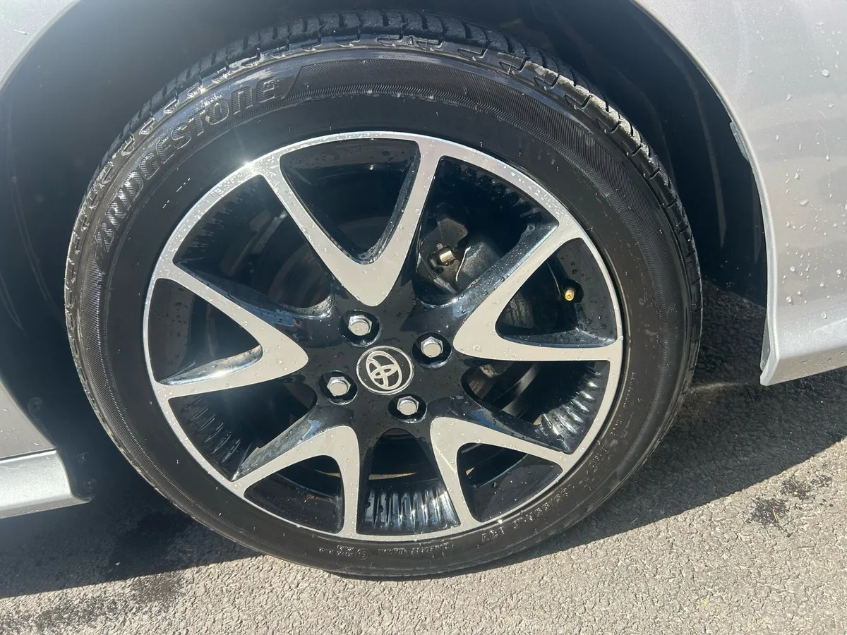 Toyota Yaris - Image 2