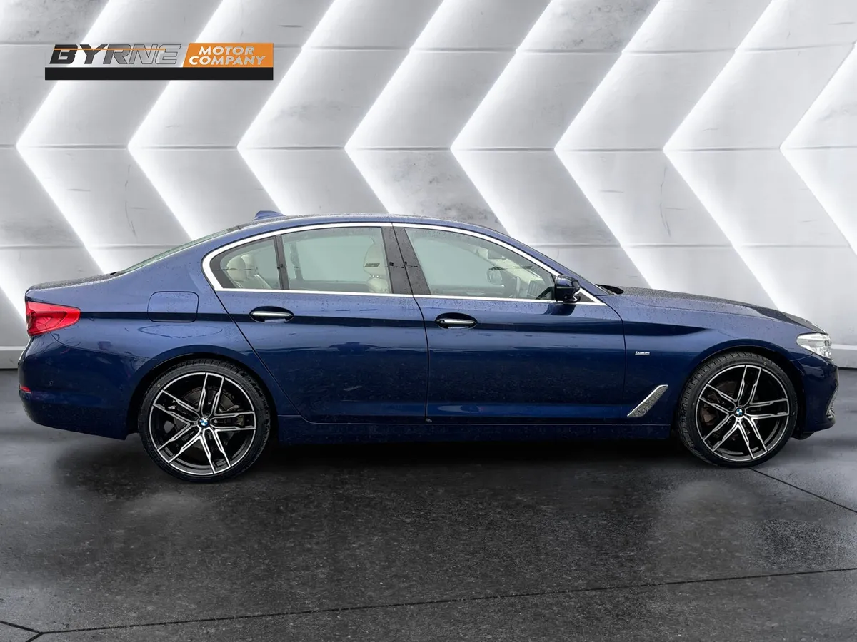 BMW 520D LUXURY AUTO, 2017 - Image 4
