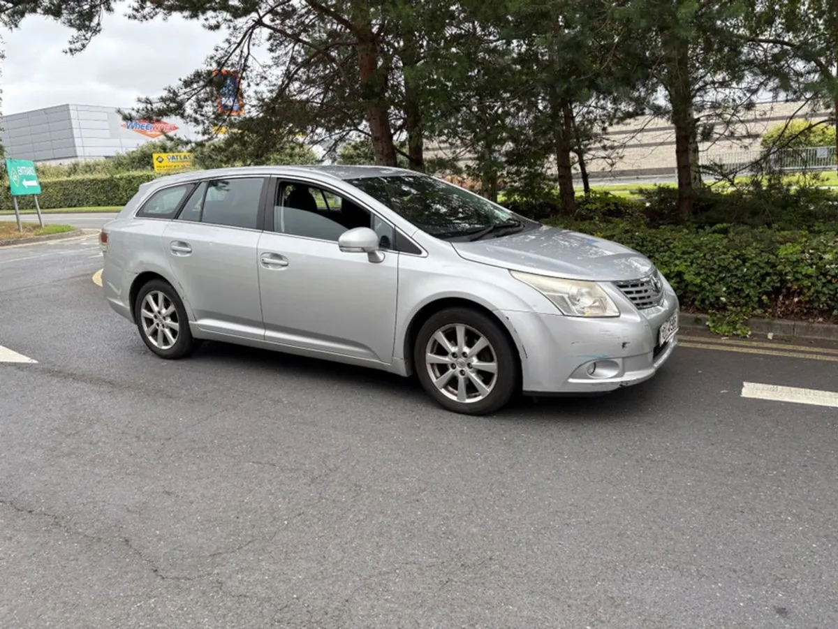 Toyota Avensis D-4d TR 5DR 2.0 Overmount - Image 2