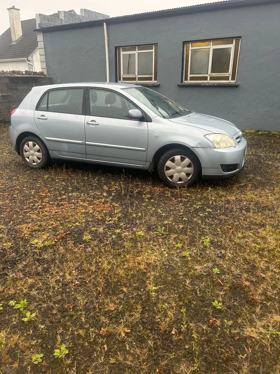 Toyota corolla - Image 2