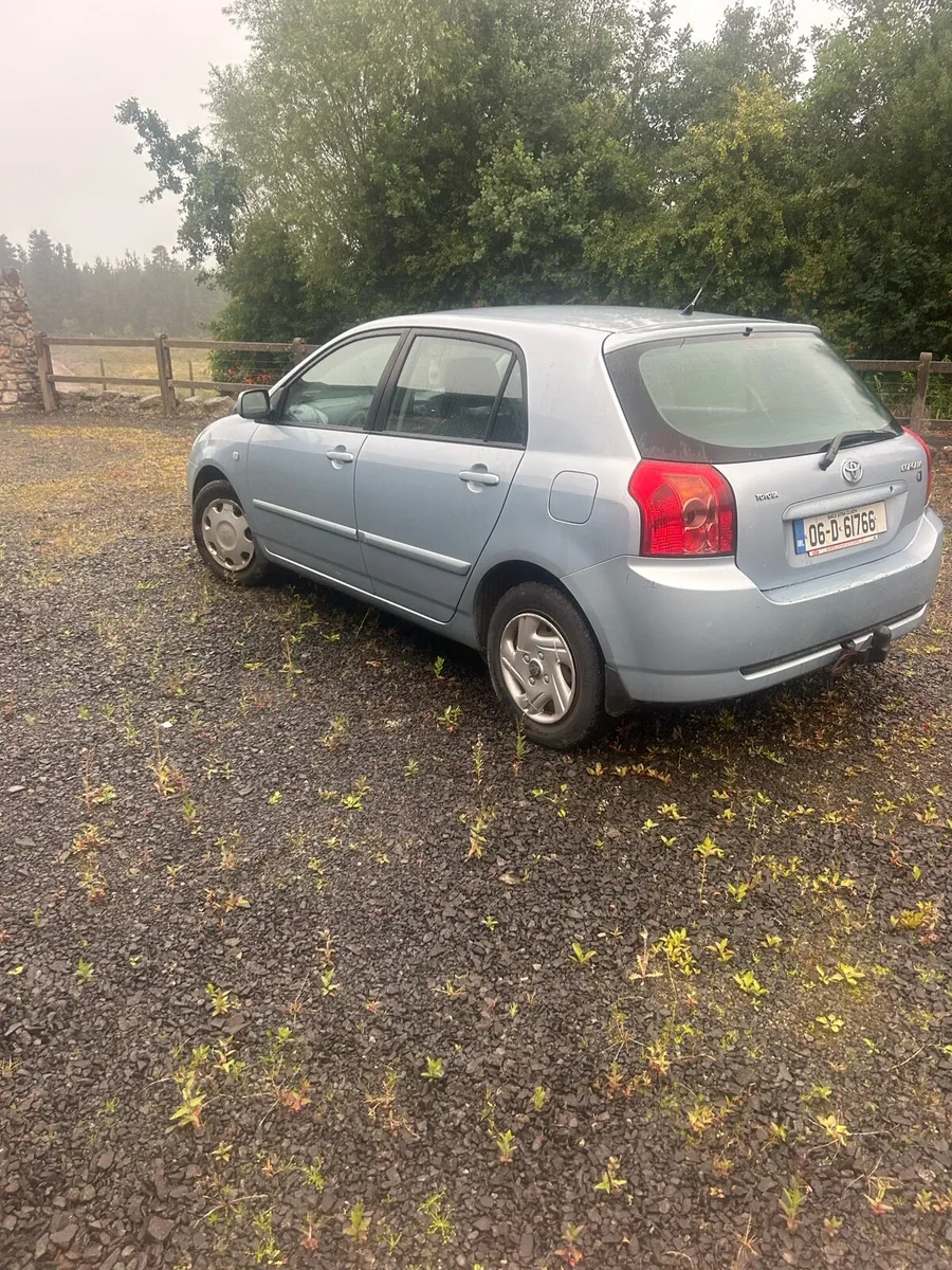 Toyota corolla - Image 4