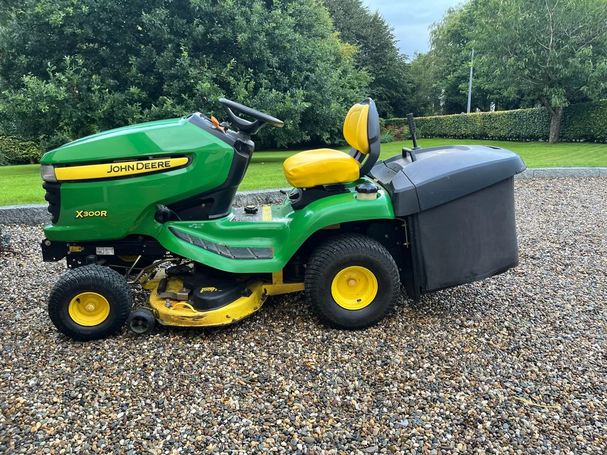 Lawn Tractor Mower - Image 1