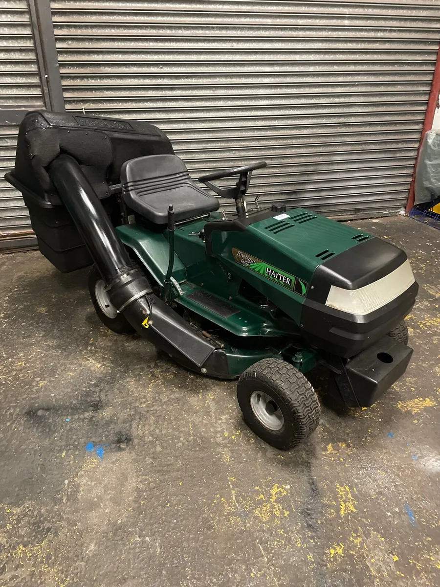 Ride on Lawnmower hayter - Image 1