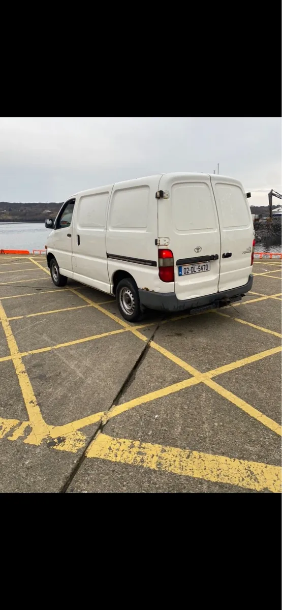 2002 toyota hiace - Image 2