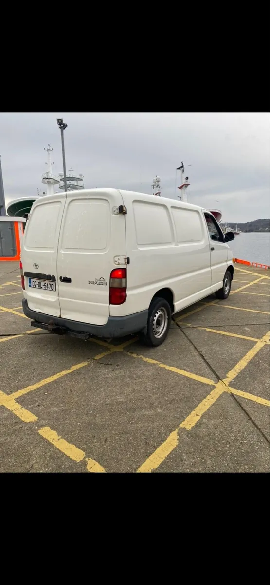 2002 toyota hiace - Image 3
