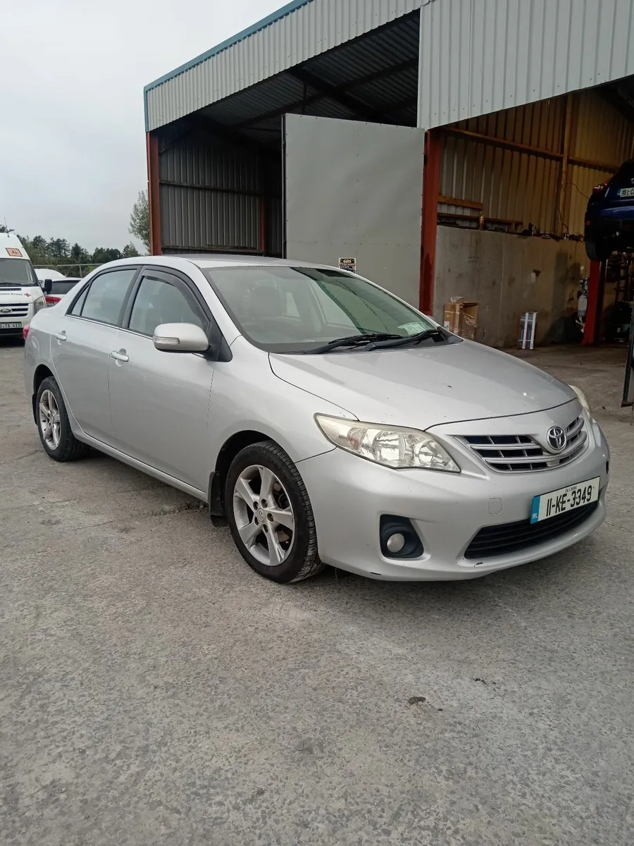Toyota Corolla 2011 - Image 2