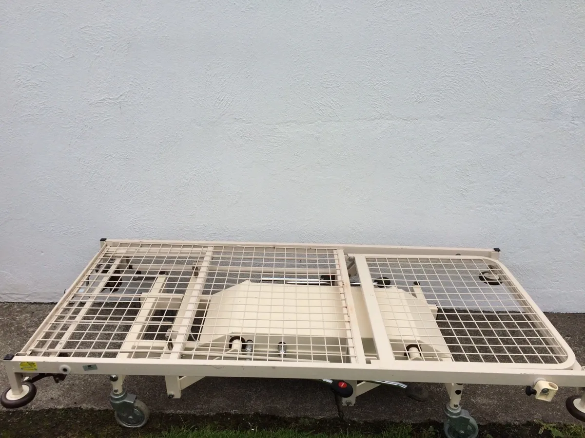 Hydraulic Adjustable Table - Image 2