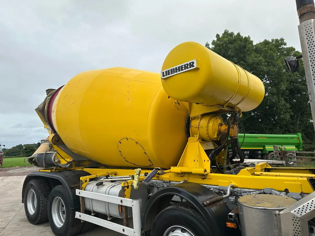 Liebherr mixer barrel - Image 1