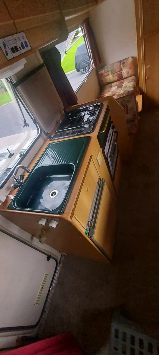Camper - Image 2