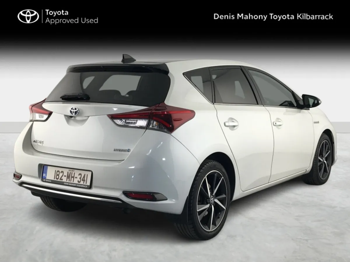 Toyota Auris HYBRID LUNA SPORT - Image 2