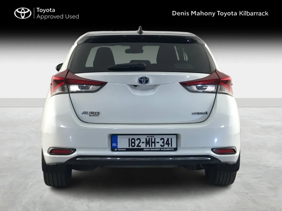 Toyota Auris HYBRID LUNA SPORT - Image 4