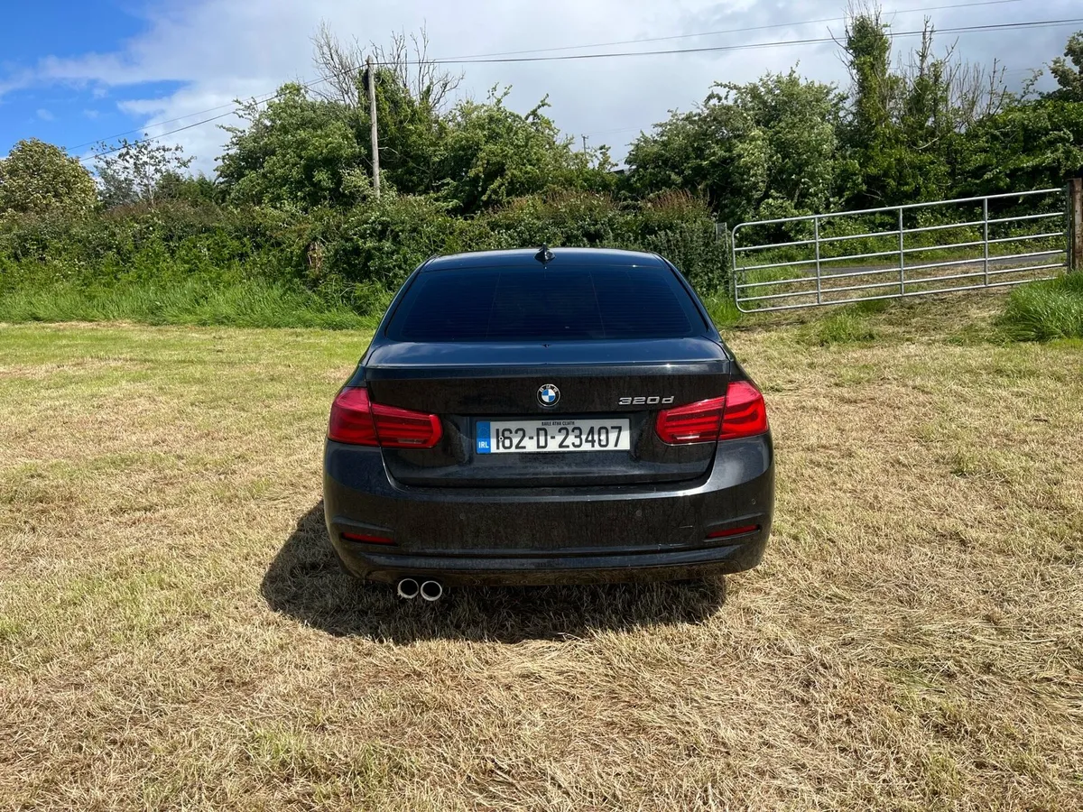 BMW320d - Image 2