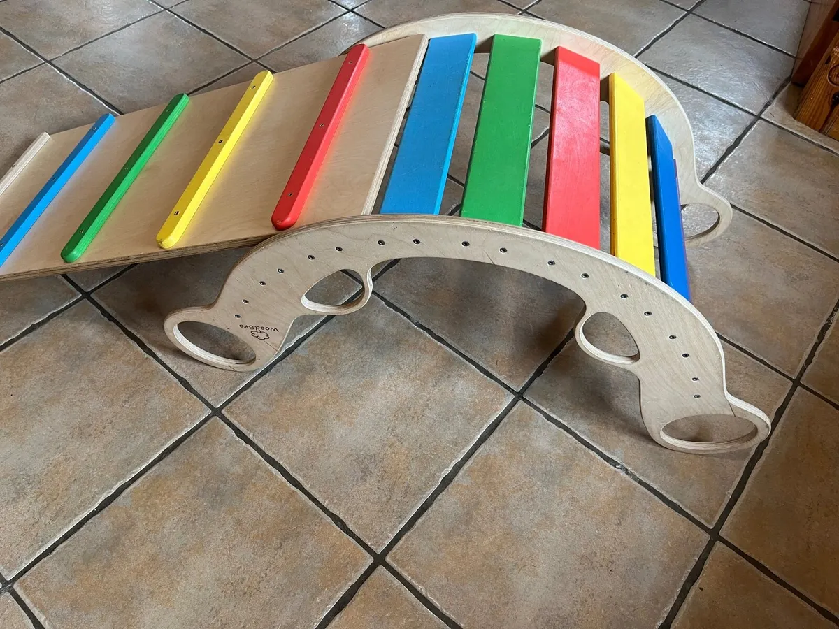 Wooden arch climbing frame - Image 2