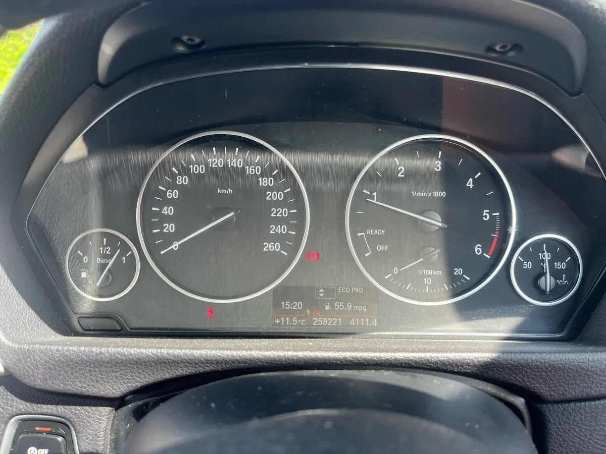 BMW320d - Image 2