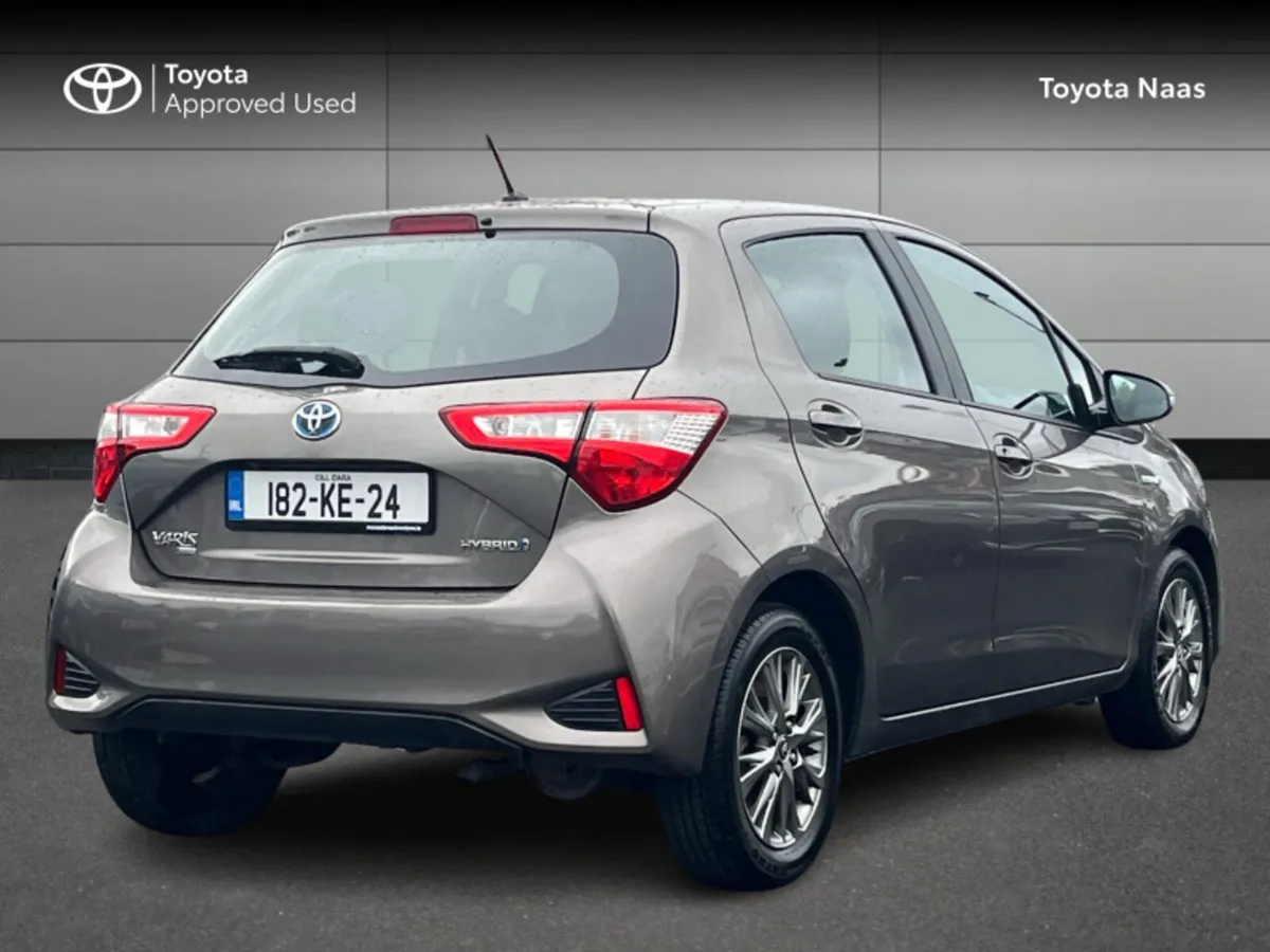 Toyota Yaris YARIS HYBRID 5DR LUNA - Image 2