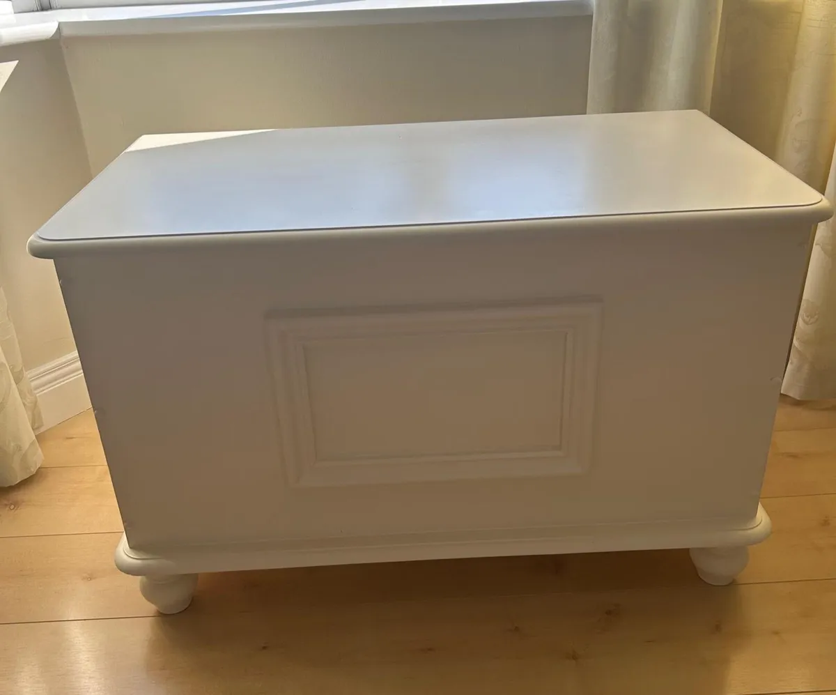 Blanket box - Image 1