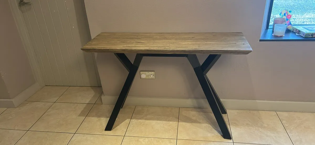 Console table - Image 1
