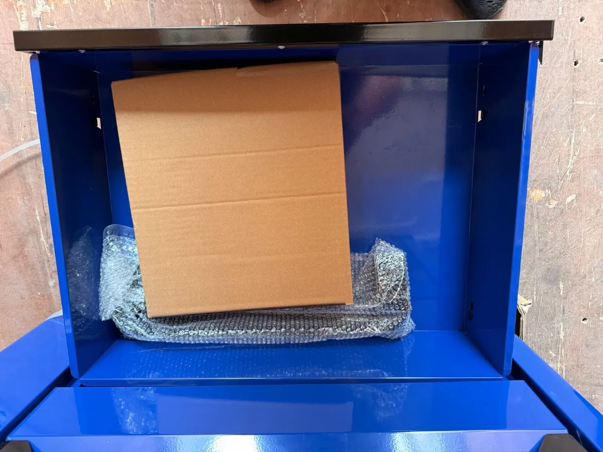 Brand new heavy duty industrial use tool cabinet - Image 4