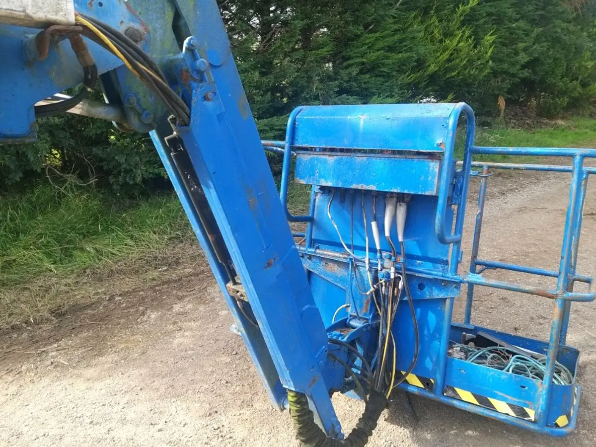 Genie Z45 Boom Lift - Image 4