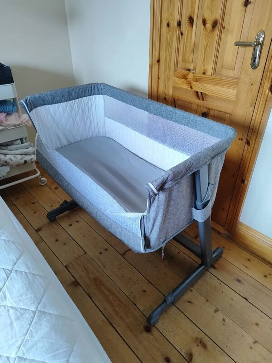 Babylo Cozi Sleeper bedside cot - Image 1