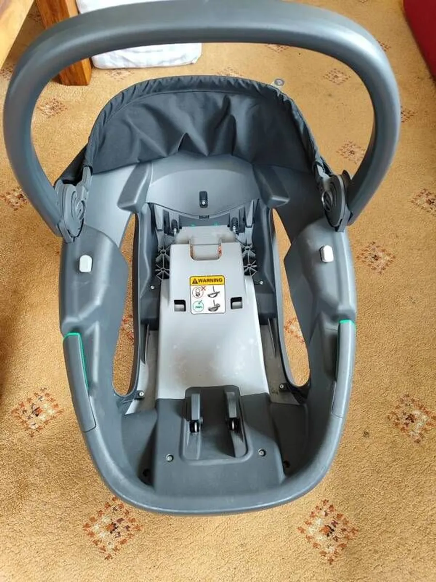 Maxi Cosy Coral 360 isofix car seat - Image 3
