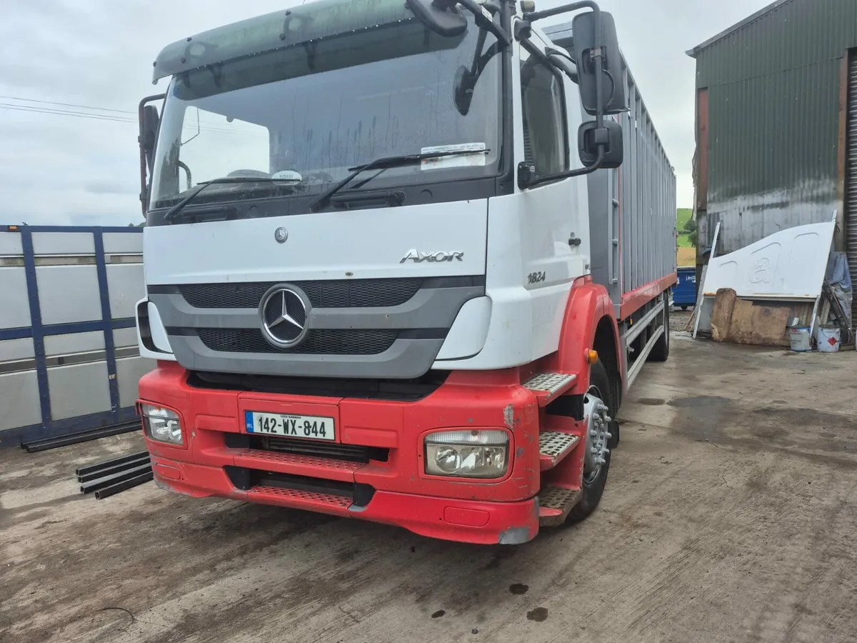 Mercedes Axor Cattle Truck - Image 1