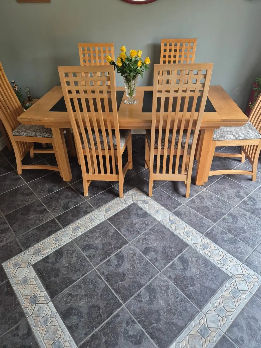 Table and Chairs - Image 2