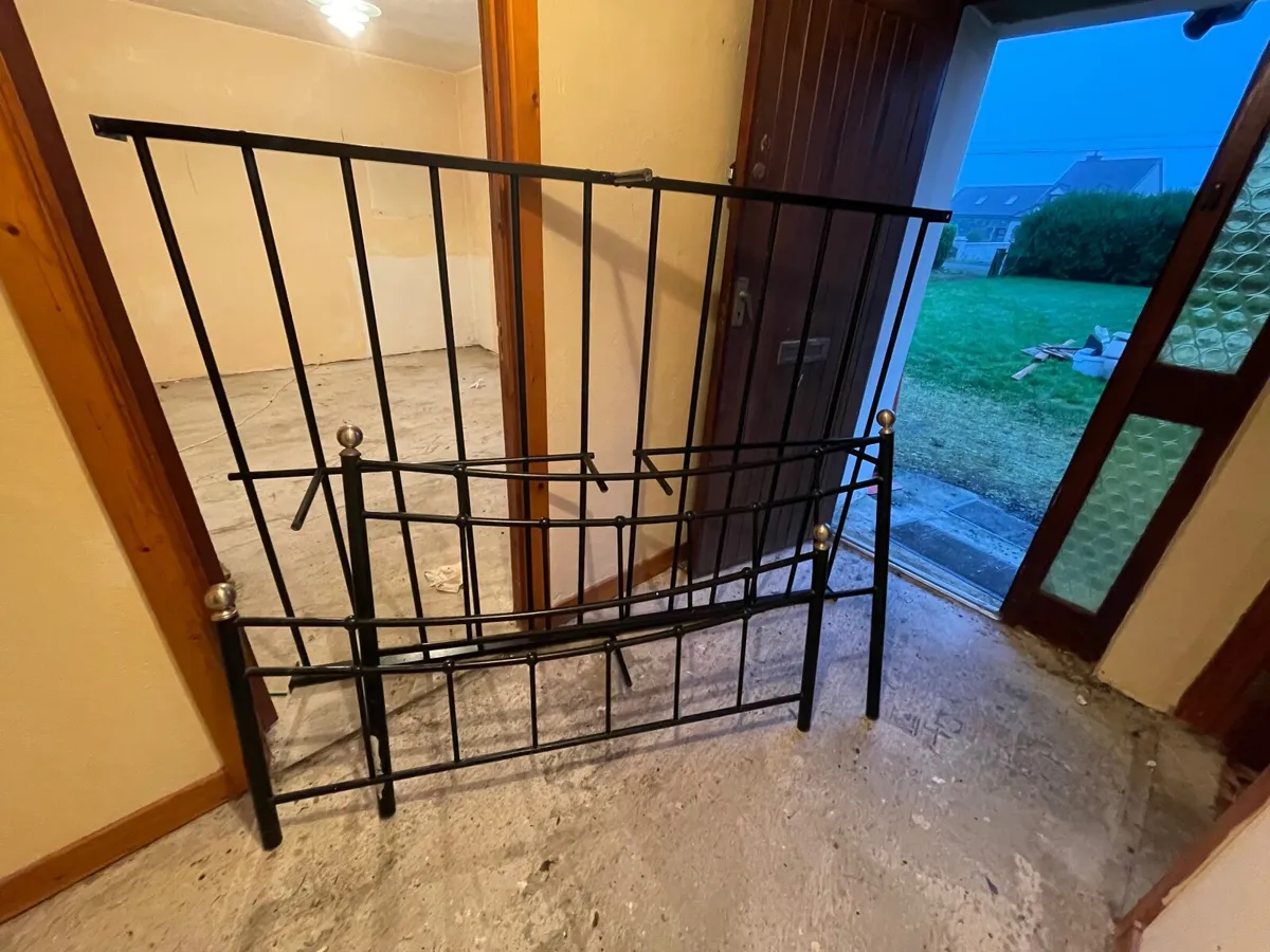 Cast iron bed frame (double bed)
