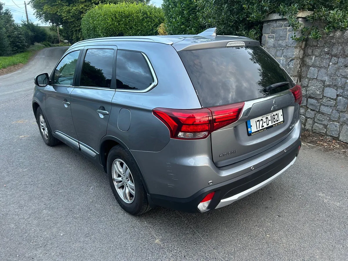 Mitsubishi Outlander 2017 new doe - Image 3