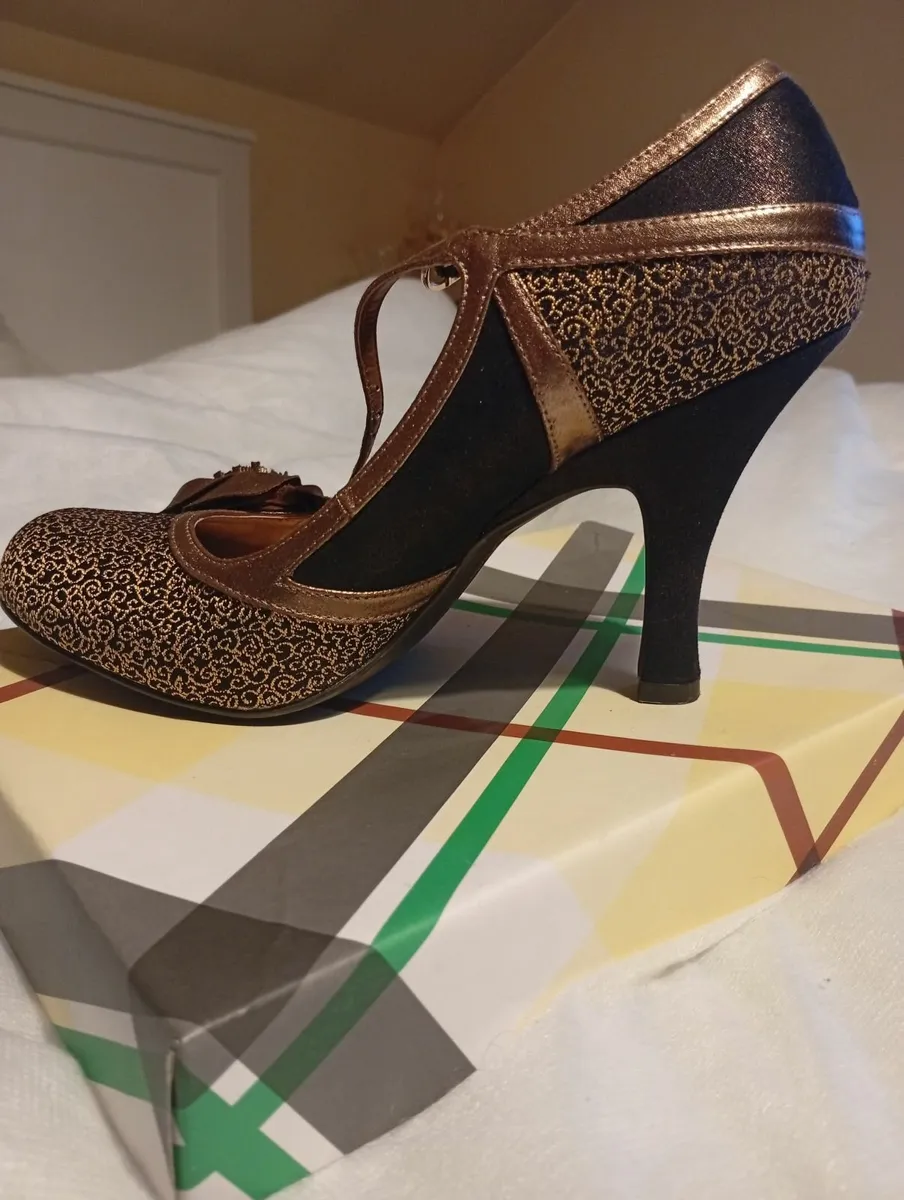 Ruby shoes - Image 1