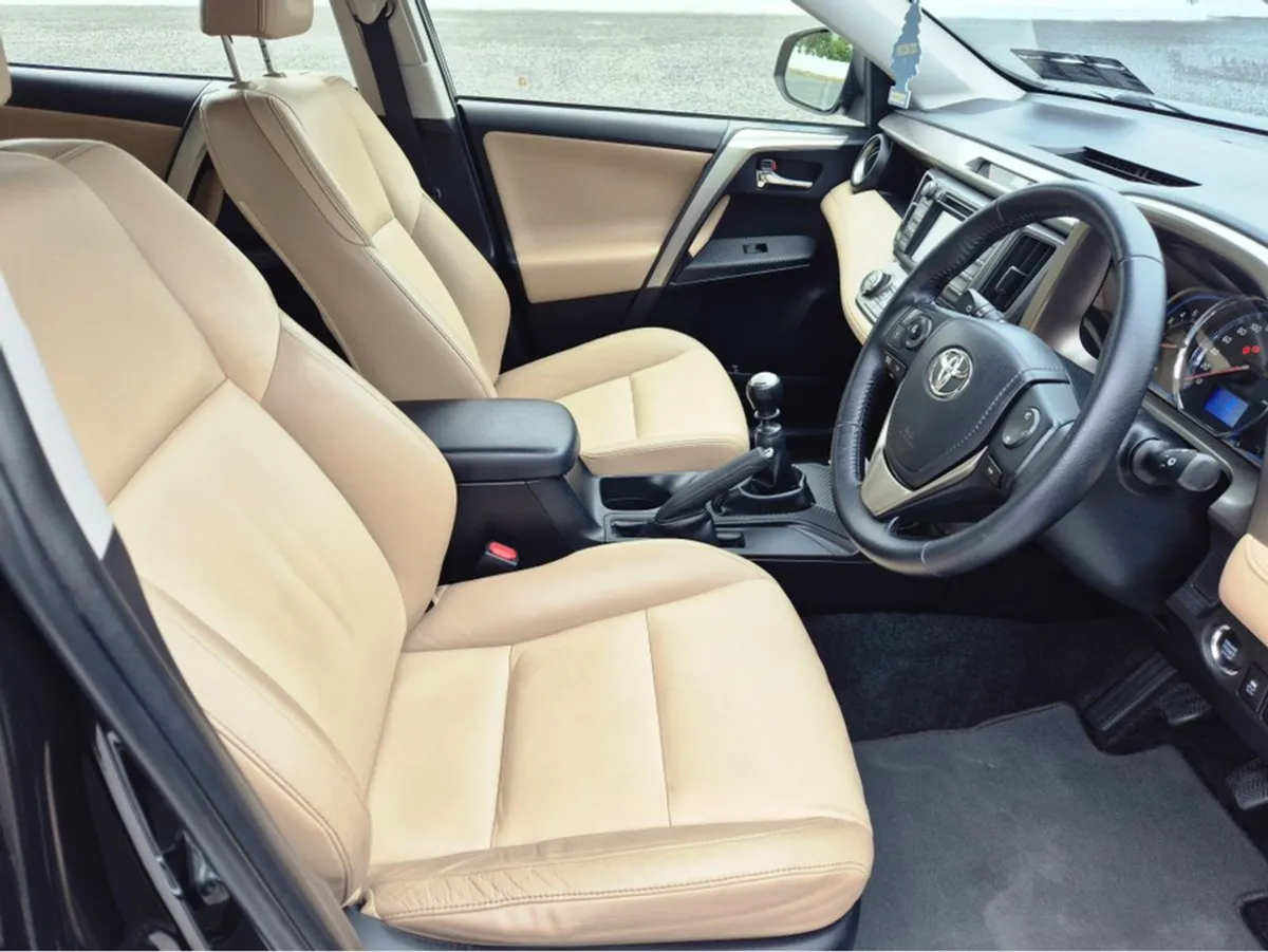 Toyota Rav4 Rav4 2.0 D-4d SOL 2WD SP 4DR - Image 3