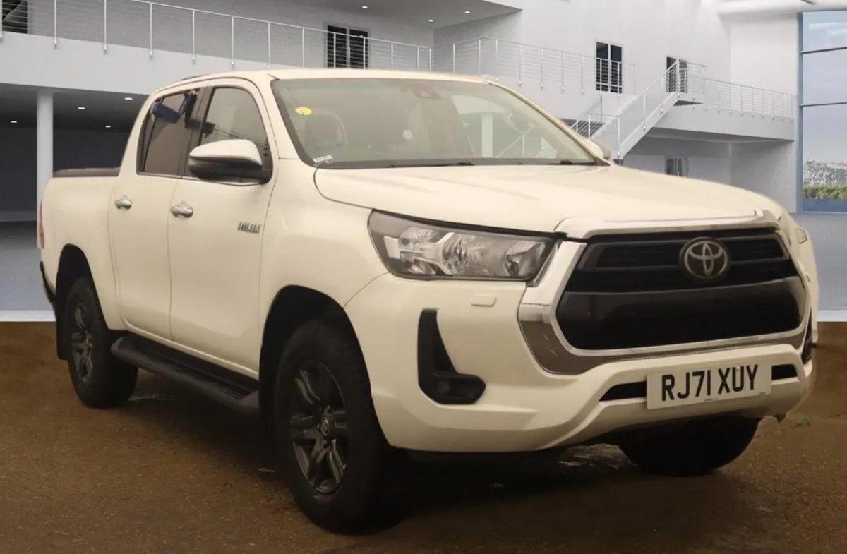 TOYOTA HILUX 2.4D ICON MANUAL, 2022 - Image 2