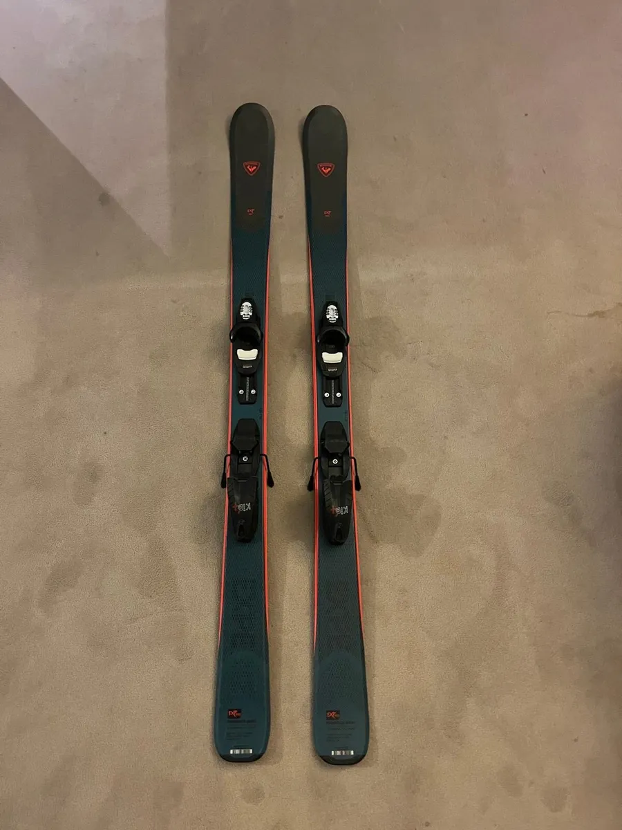 Skis - Image 1