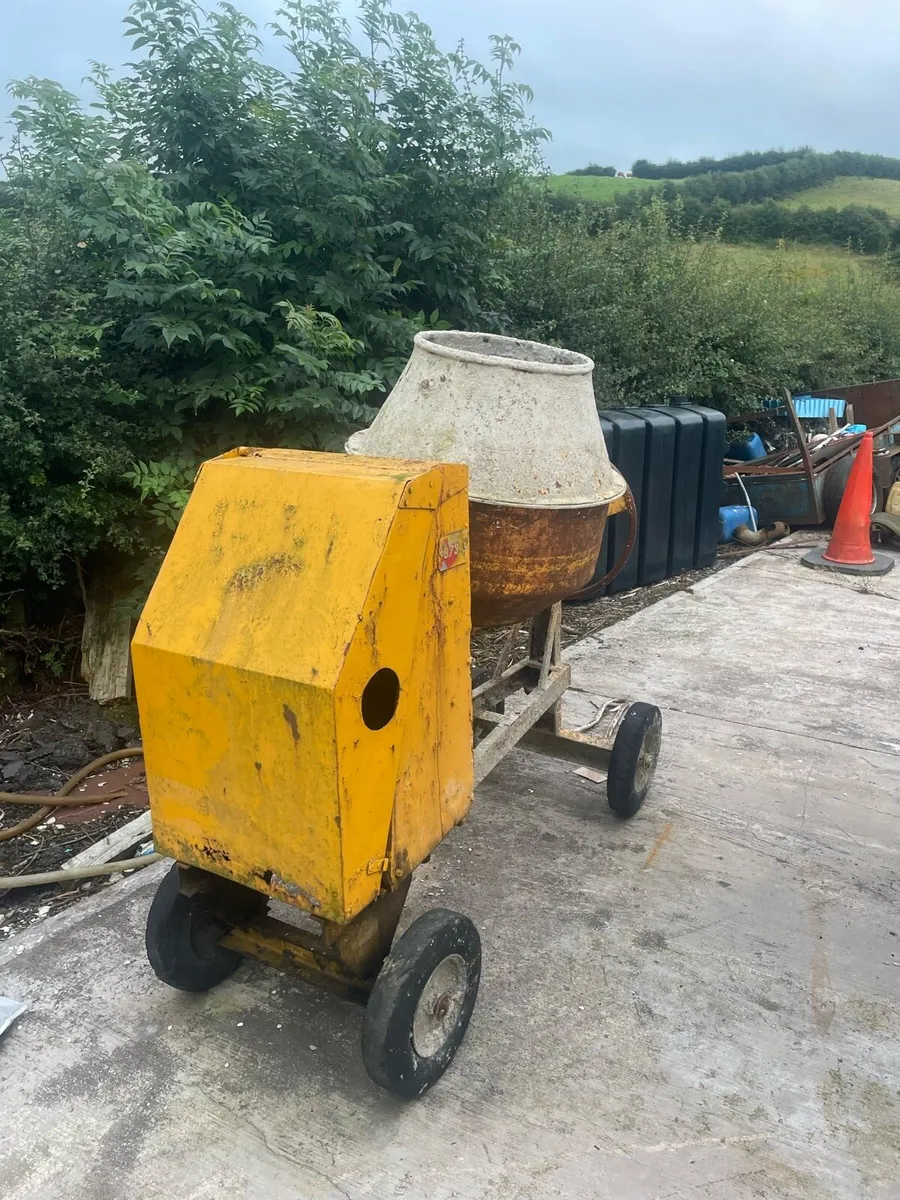 Lister diesel engine cement mixer - Image 2