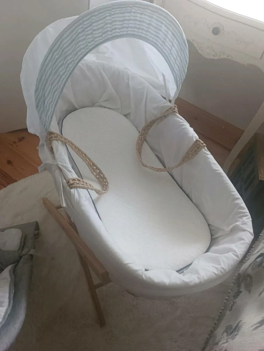 Lovely set new born cradle,and chair as new.35 - Image 3