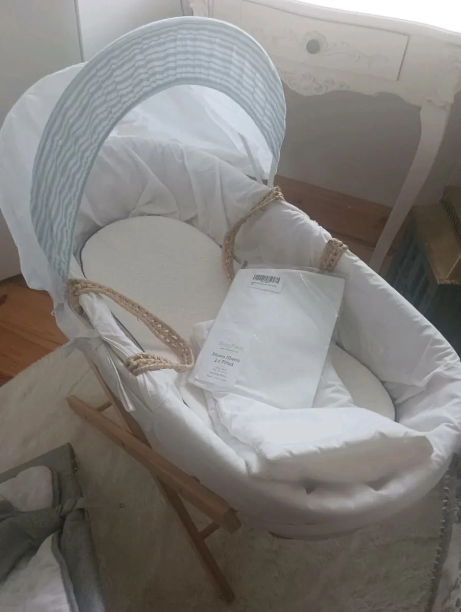 Lovely set new born cradle,and chair as new.35 - Image 4
