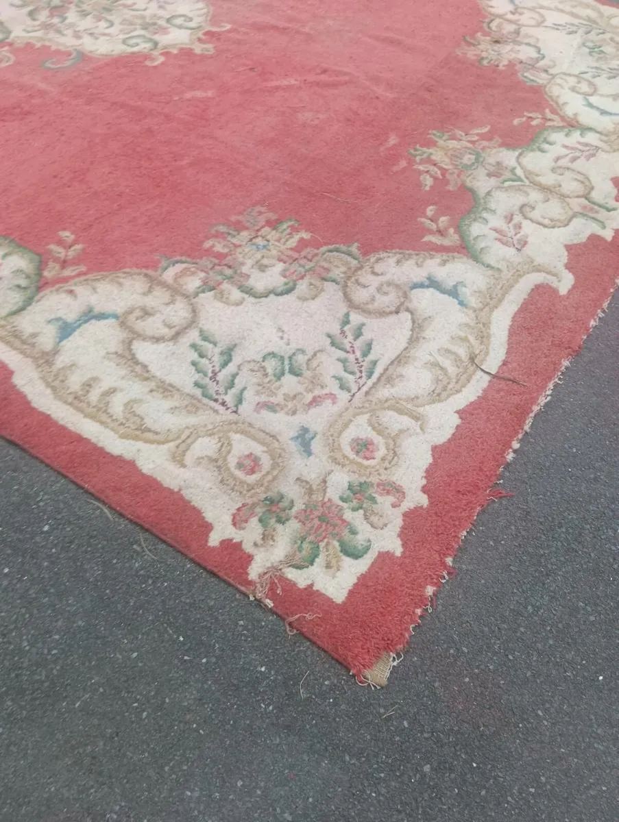 Beautiful vintage old 11/18 ft RUG.as is - Image 4