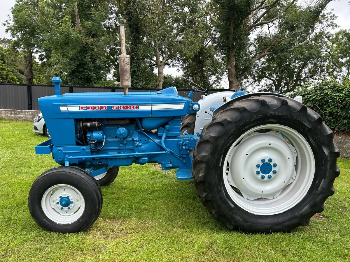 Ford 5000 tractor - Image 2
