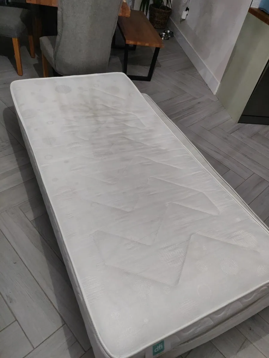 Single mattress (two) - Image 1