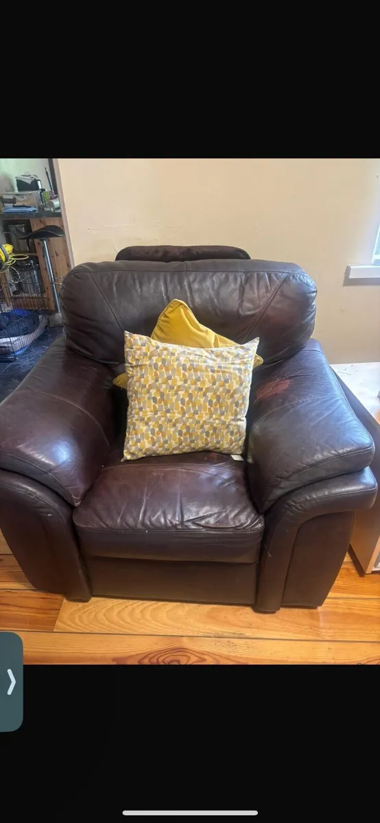 Couch - Image 2