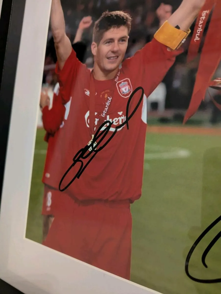 Liverpool FC Steven Gerrard and Rafa Benitez dual - Image 4