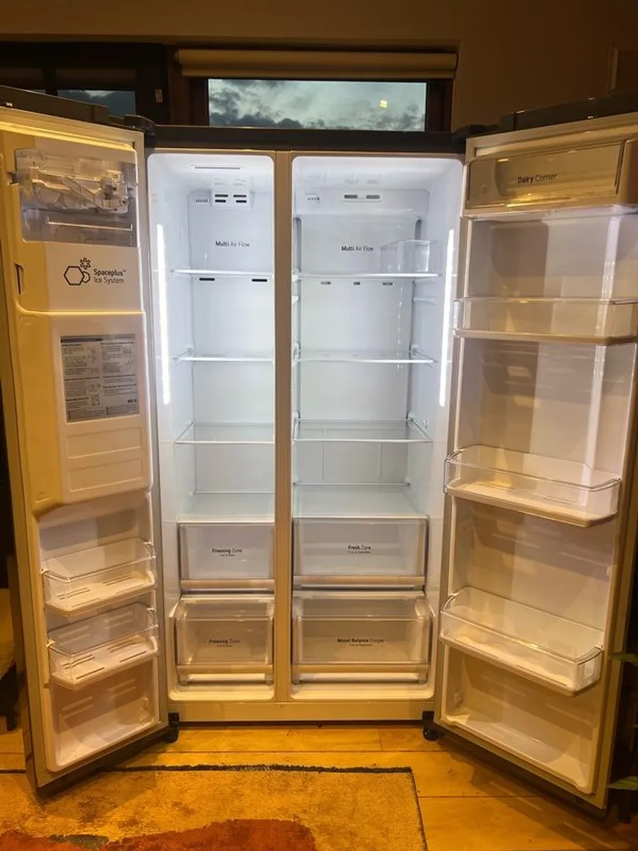 LG American style fridge freezer - Image 2
