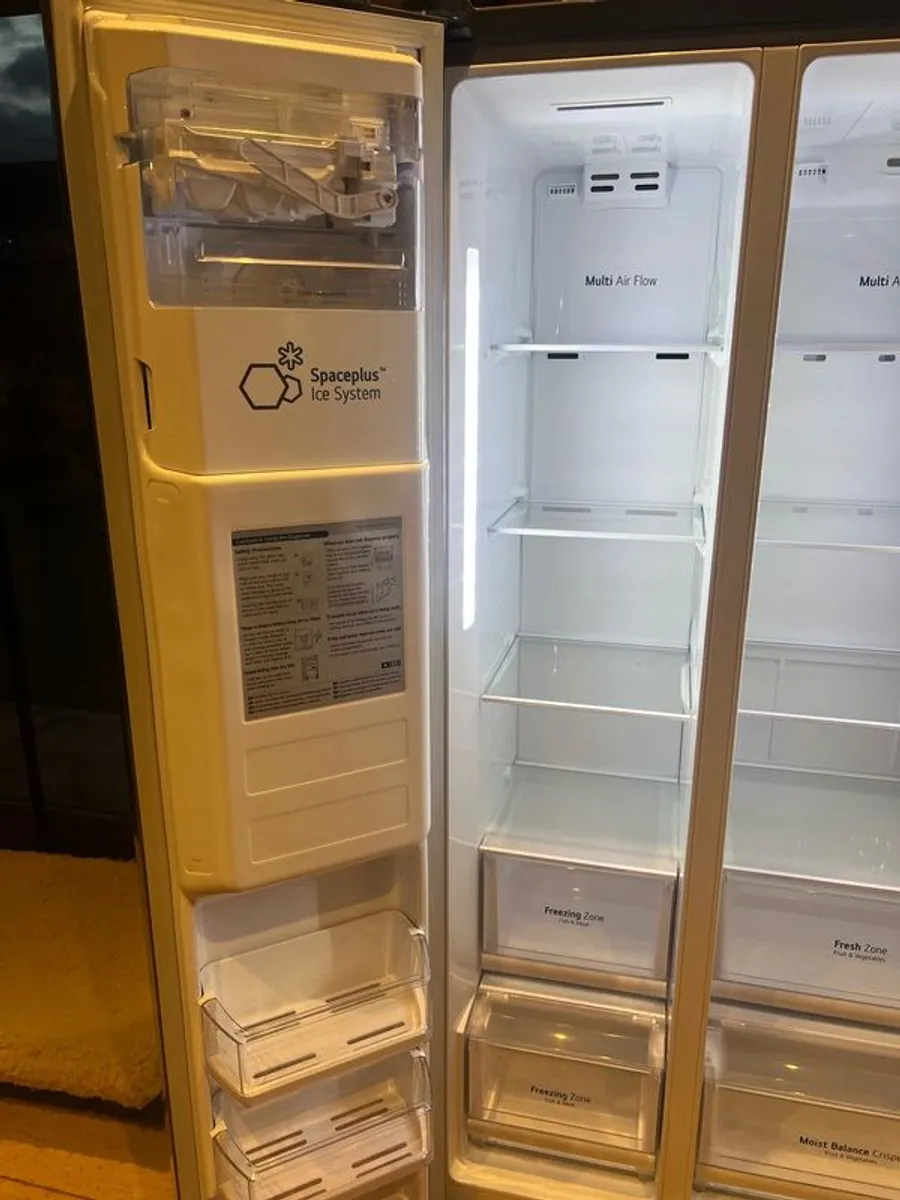 LG American style fridge freezer - Image 3