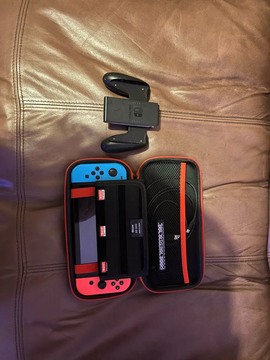 Nintendo switch - Image 1