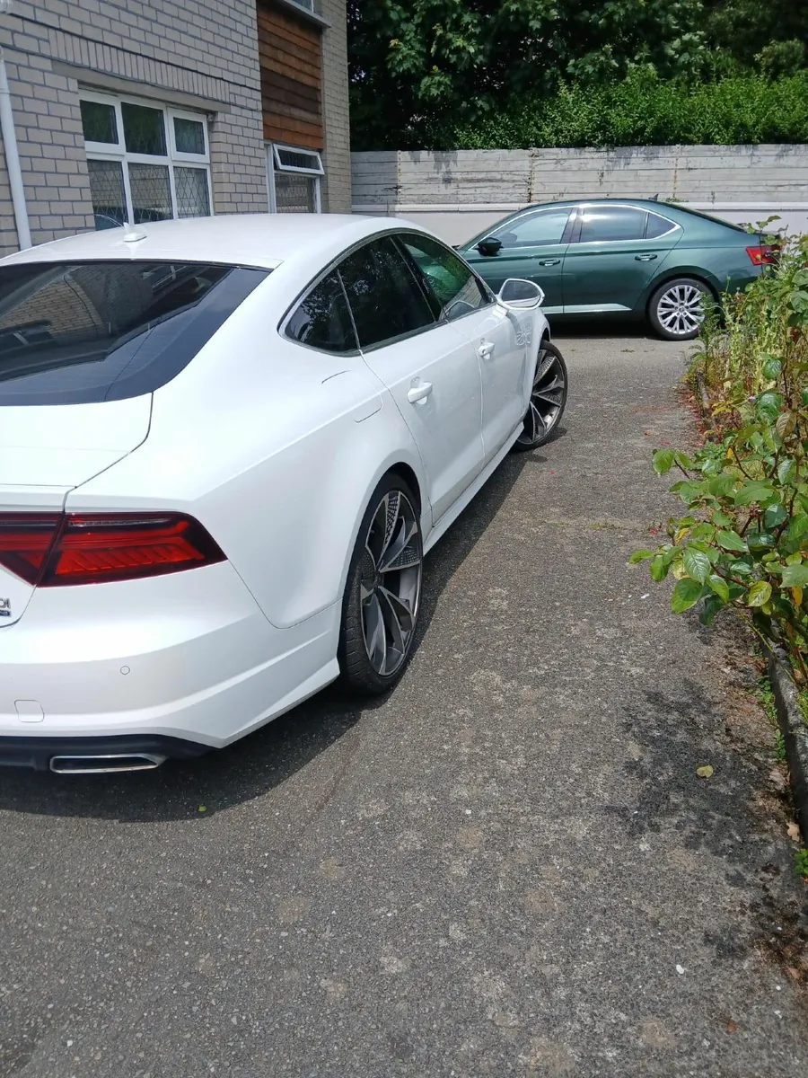 Audi A7 2017 - Image 2