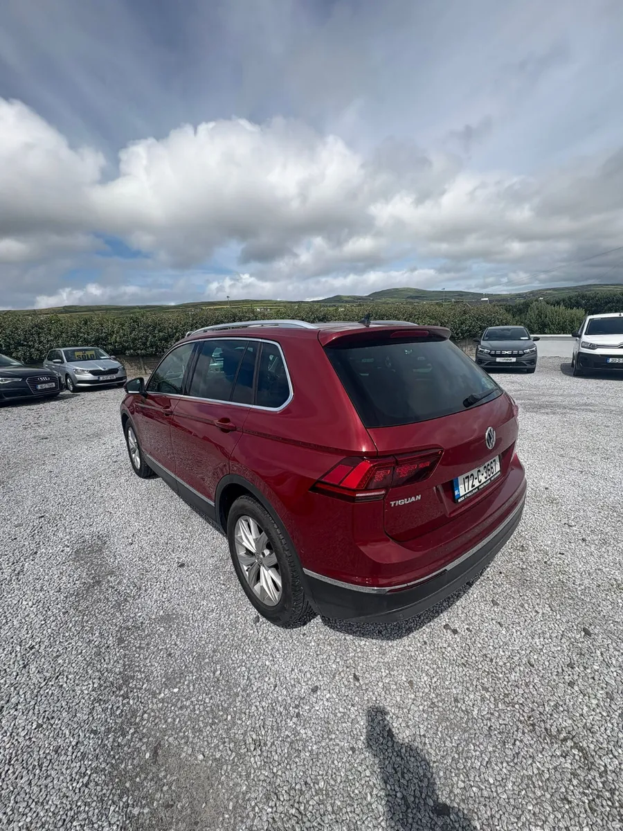 Volkswagen Tiguan 2017 - Image 2